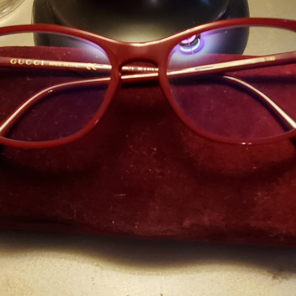 Gucci burgundy eyeglasses 😍 - Picture 11 of 12